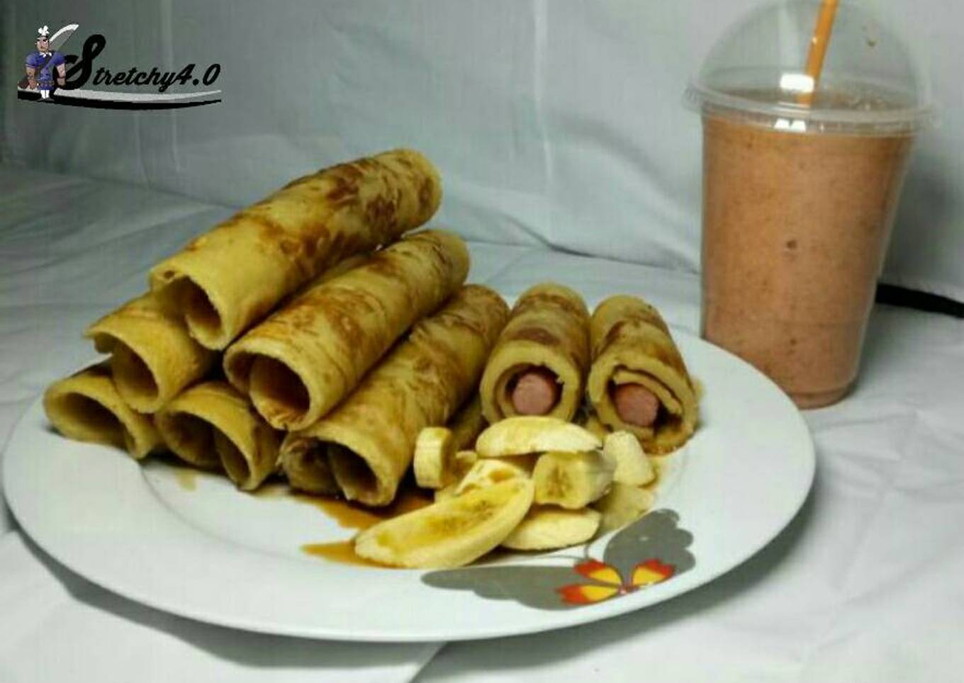 Honey Dripping Hot dog Pancakes with banana Toppings & Smoothies
