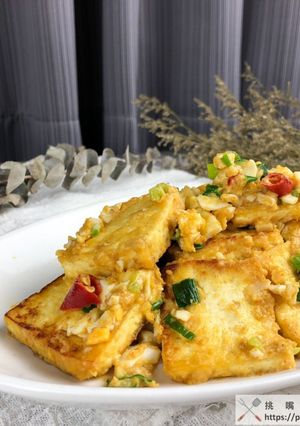 金沙豆腐(熱炒店必點的神級下飯料理) 的食譜成品照片
