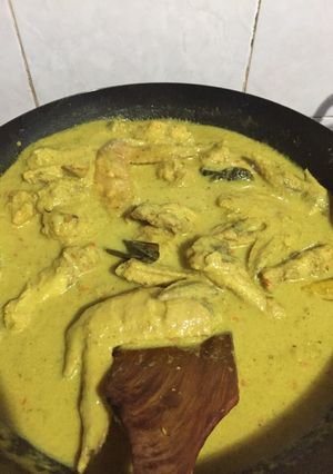 A picture of Ayam Masak Lemak Cili Padi.