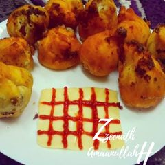 Fried Pizza Potlis A picture of Fried Pizza Potlis.