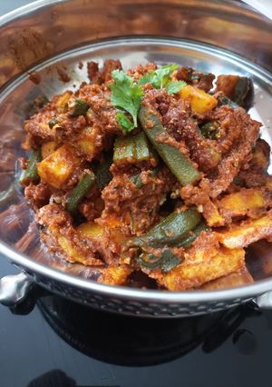 A picture of Stuffed okra sabji.