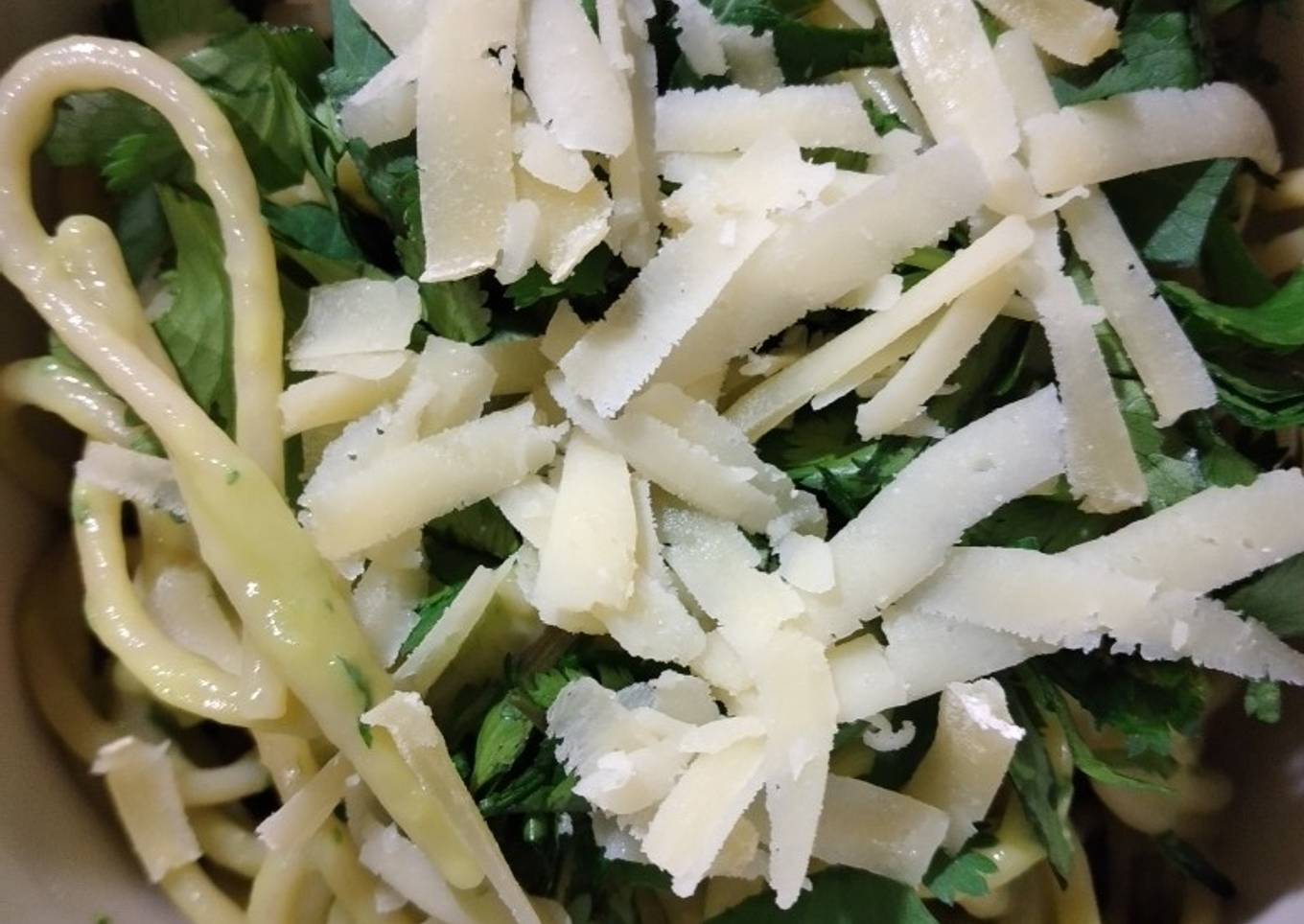 Spaghetti en salsa de aguacate