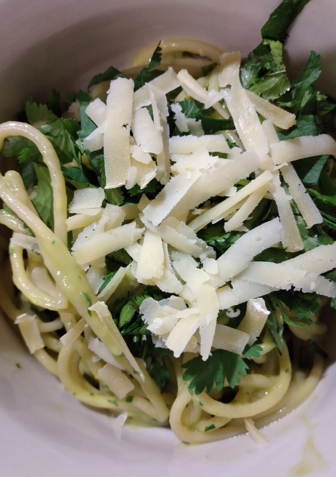 Una foto de Spaghetti en salsa de aguacate