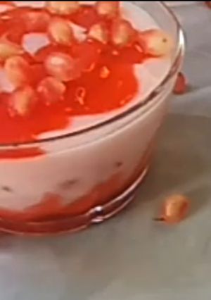 صورة لوصفة تحلية بالرمان ❤❤❤