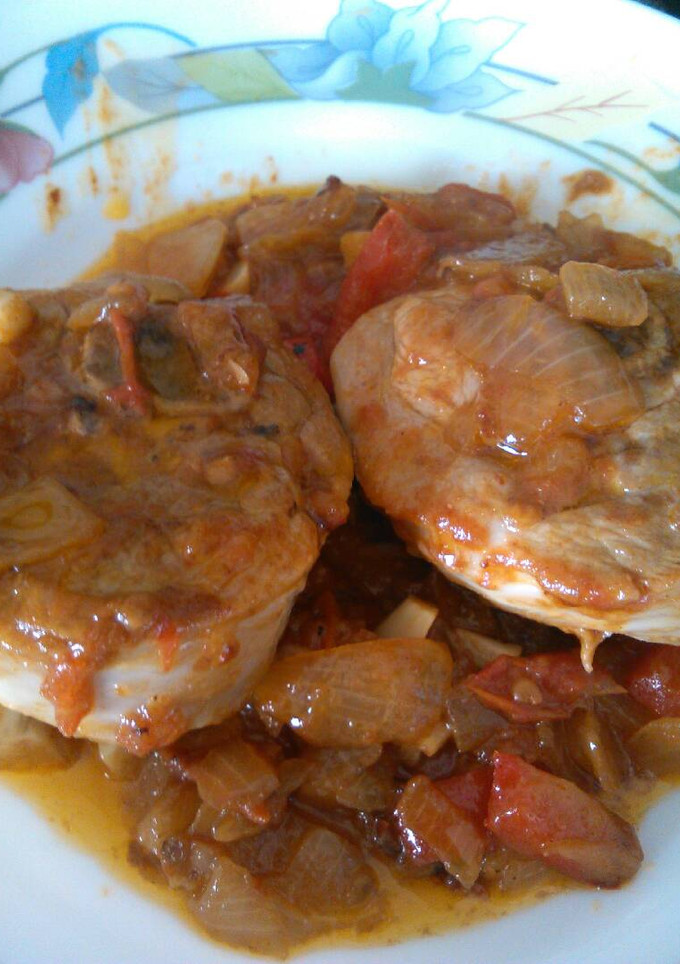 Una foto de Ossobuco de pavo rustido