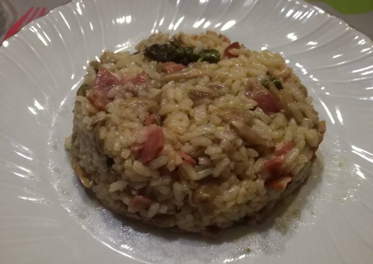 Arroz con setas y espárragos trigueros