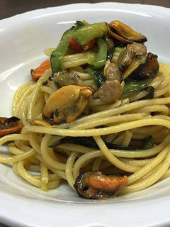 Una foto de Espaguetis con mejillones