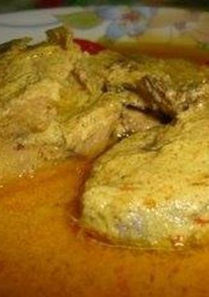 A picture of Chicken Casserole on Coconut Glutinous Spicy Rice🍽🍾🍷🐣🍜🍋🌶.