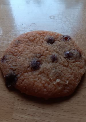 A picture of Vanilla Chocolate Chip Cookies.