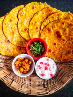 બેસન મસાલા રોટી (Besan Masala Roti Recipe In Gujarati) રેસીપી મુખ્ય ફોટો