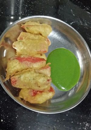 ભજીયા(Bhjiya Recipe in Gujarati) રેસીપી મુખ્ય ફોટો