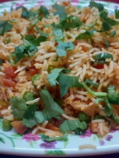 વેજીટેબલ તવા પુલાવ (Vegetable Tava Pulao Recipe In Gujarati) રેસીપી મુખ્ય ફોટો