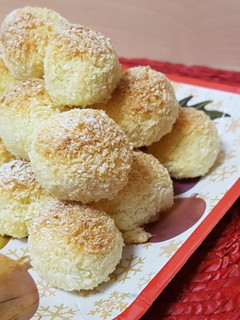 Una foto de Coquitos (bolitas de coco)