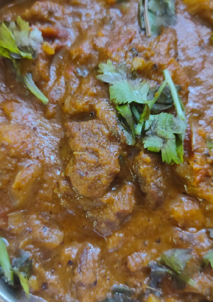 செட்டிநாடு மட்டன் கிரேவி (chettinad mutton gravy recipe in tamil) செய்முறை முக்கிய புகைப்படம்