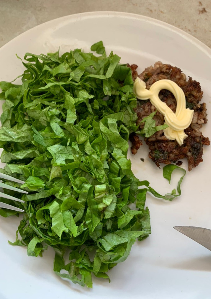 Una foto de Hamburguesa de cebada y carne