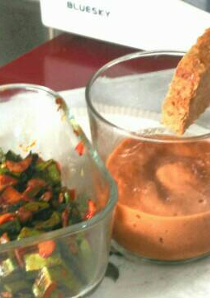 Una foto de Judías con salmorejo de aguacate