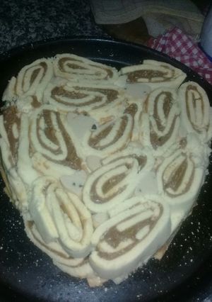 Una foto de Postre helado de dulce de leche y pionono