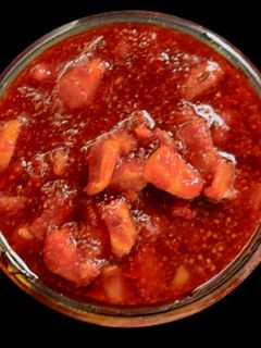 ખારેક & કેરીનુ ગળ્યુ અથાણુ (Dry Dates Mango Sweet Pickle Recipe In Gujarati) રેસીપી મુખ્ય ફોટો