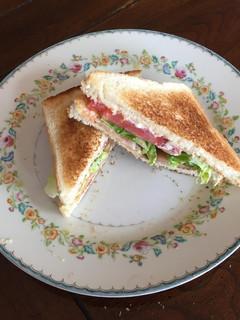 Una foto de Sándwich de salmón ahumado
