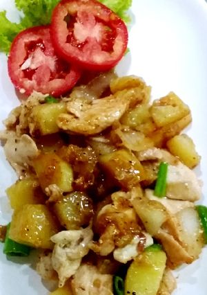 รูปของ มันฝรั่งผัดกระเทียมพริกไทยไก่