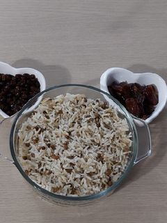 عکسی از دستور عدس پلو با خرما و کشمش