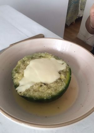Una foto de Zapallito verde relleno con quinoa y queso😋