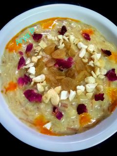शेवयाची खीर (Sevai Kheer Recipe In Marathi) रेसिपी चे मुख्य फोटो