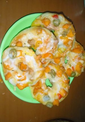A picture of Pizza donuts without oven...