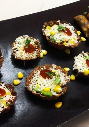 કોથમીર મેથી ના થેપલા વિથ થેપીઝા બાસ્કેટ (Kothamir Thepla Recipe in Gujarati) રેસીપી મુખ્ય ફોટો