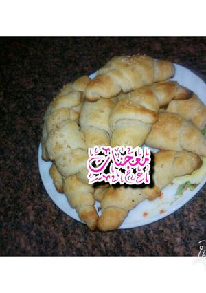 A picture of Pastries with Various Fillings.