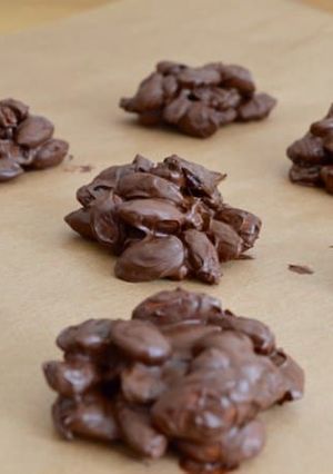 A picture of Fruit and Nut Clusters.