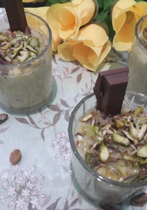 A picture of Apple pistachio shot.