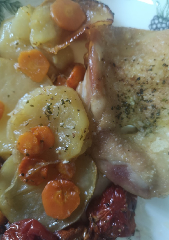 Una foto de Muslos de pollo al horno