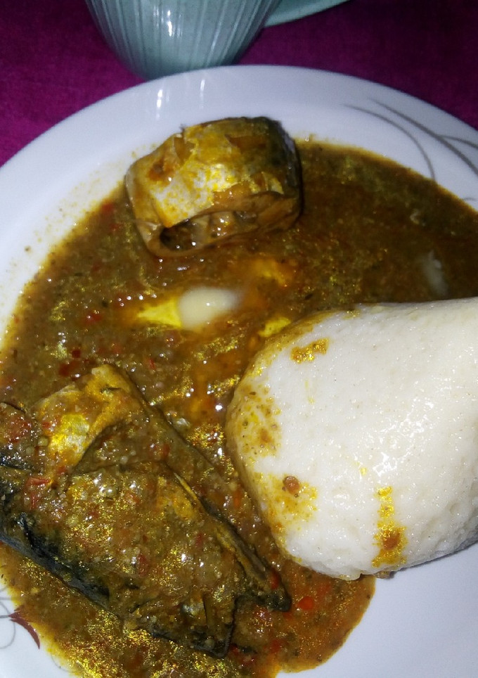 A picture of Semo/dry okro with Tamba pap.