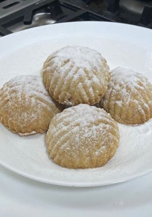 A picture of Maamoul.