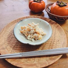 A picture of Japanese persimmon salad dressed with "Tofu".