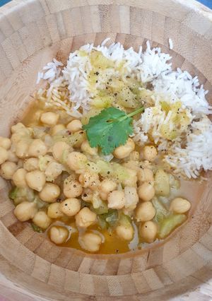 Una foto de Garbanzos vegetarianos al curry con Mambo