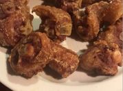 Una foto de rabo de cerdo frito
