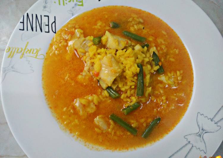 Arroz caldoso con merluza y judías verdes