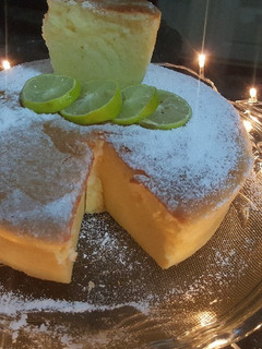 A picture of Japaneese cheese cake.