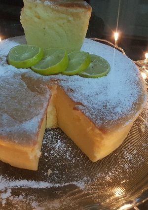 A picture of Japaneese cheese cake.