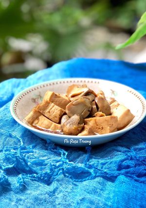 Hình của món Đậu Hũ Kho Nấm Rơm Ngày Mưa.