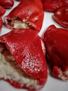 Una foto de Pimientos rellenos de atún y quesitos