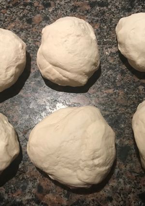 Una foto de Bollo de pre pizza para tener en la heladera