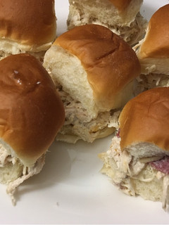 A picture of Crockpot Chicken Bacon Ranch sliders.