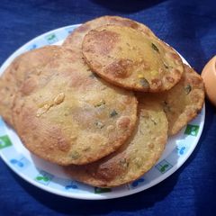 A picture of Leftover mint Daal puri.