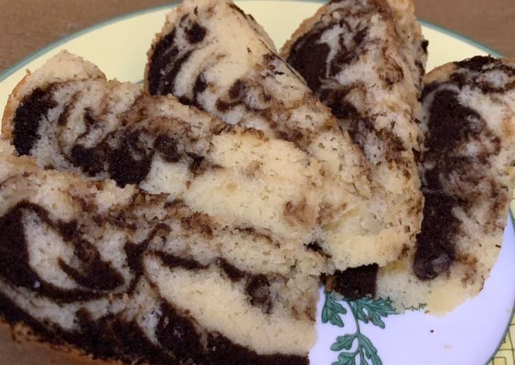 Bolu marmer almond putih telur