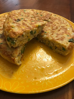 Una foto de Tortilla de fideos y verduras