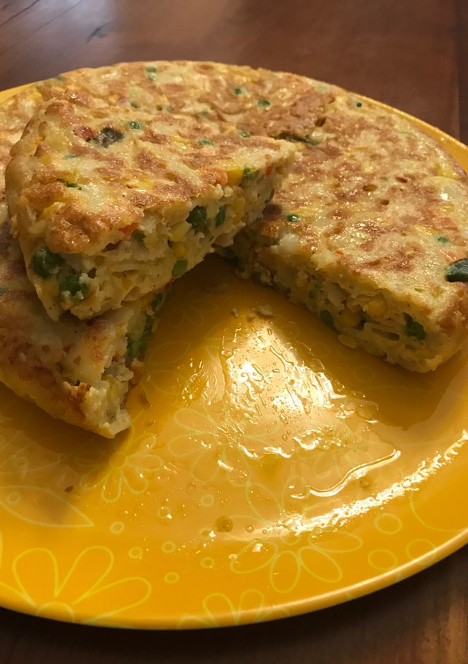 Una foto de Tortilla de fideos y verduras