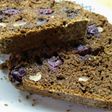 Budín de algarroba, nueces y arándanos